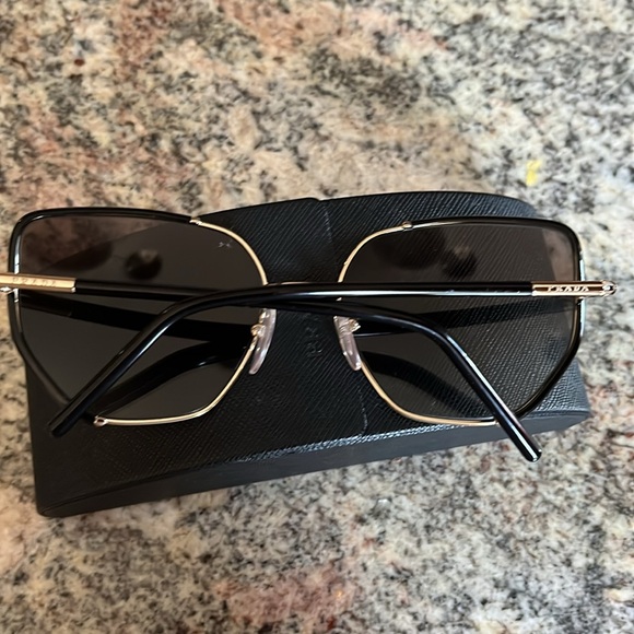 Prada sunglasses-NEW - Picture 6 of 8
